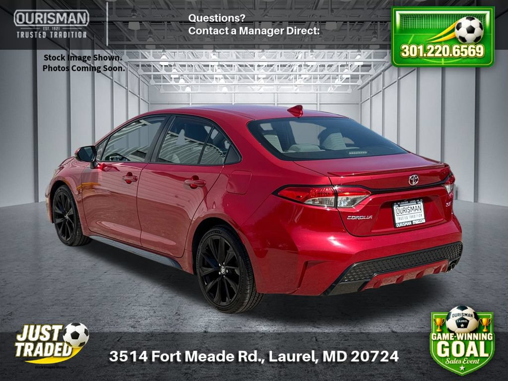 Used 2021 Toyota Corolla SE FWD image 3