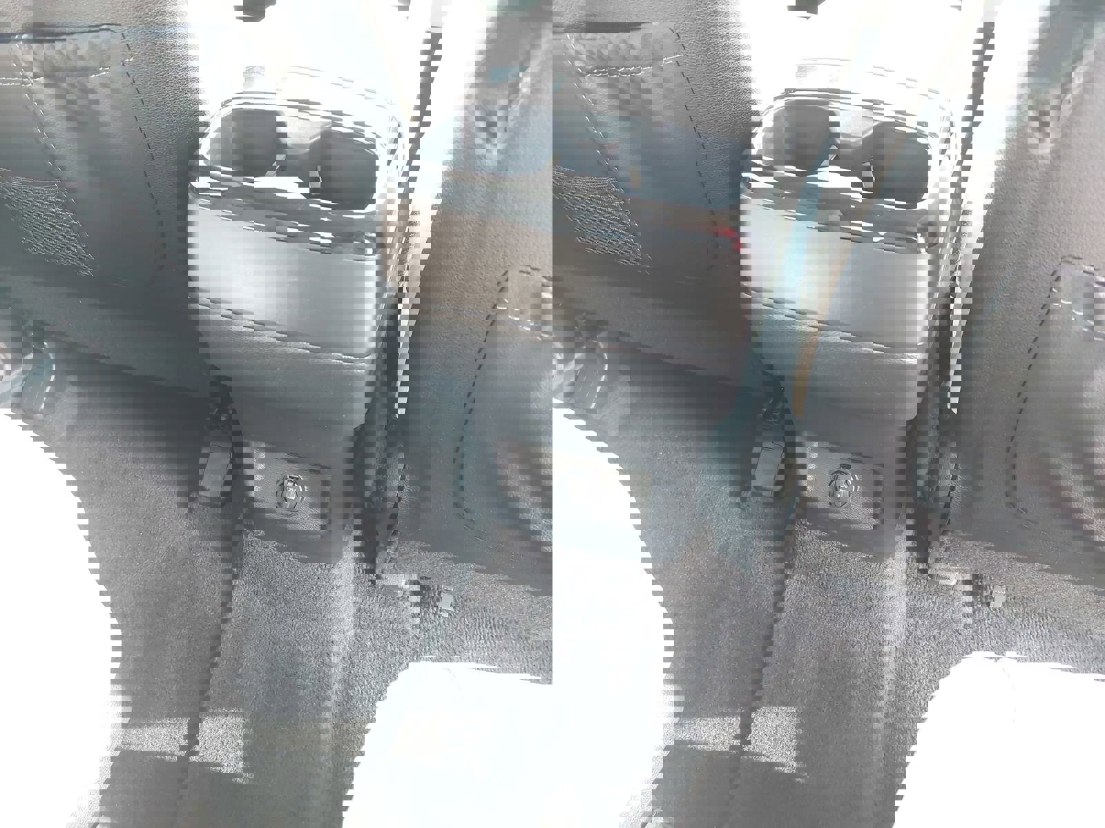 Used 2025 Kia Telluride EX w/ EX Captain's Chair Package image 13