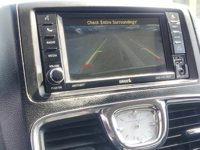 Used 2012 Chrysler Town & Country Touring w/ Entertainment Group #1 FWD image 22
