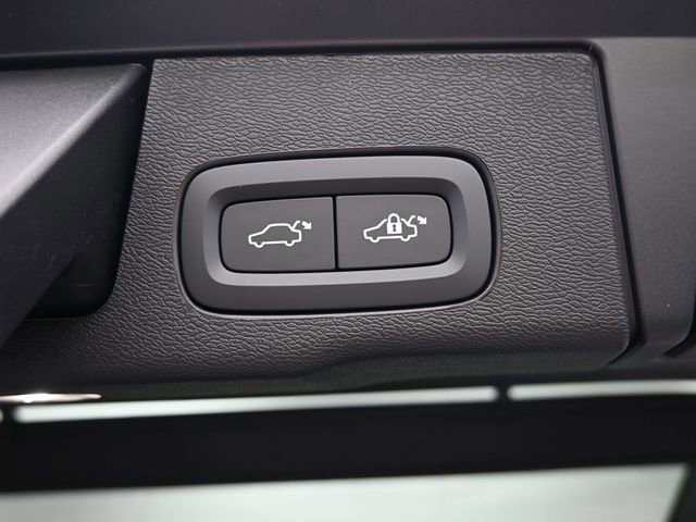 New 2026 Volvo XC60 B5 Plus w/ Protection Package Premier image 33