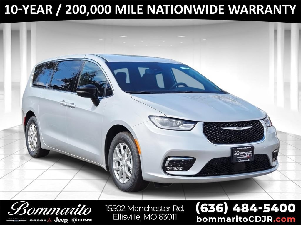 New 2026 Chrysler Pacifica Select