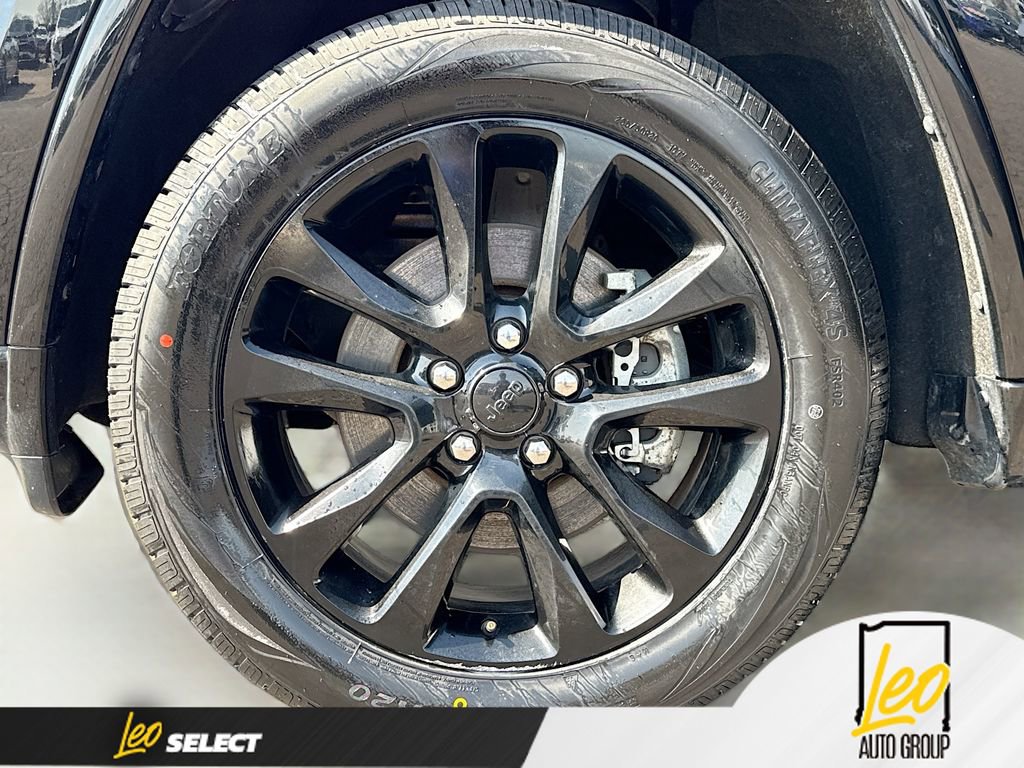 Used 2022 Jeep Grand Cherokee Laredo X image 29