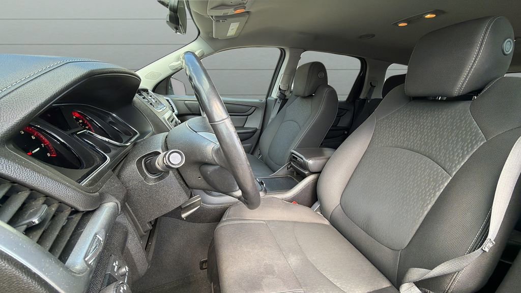 Used 2016 GMC Acadia SLE image 27