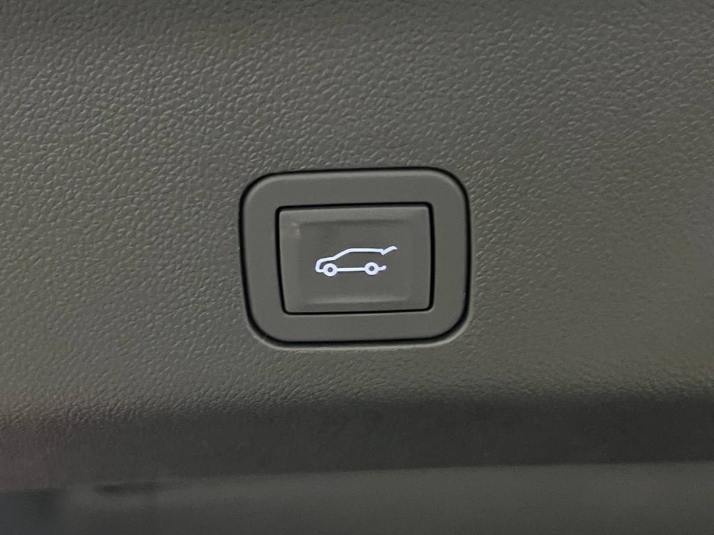 New 2026 Chevrolet Suburban Z71 w/ Comfort Package AWD/4WD image 36