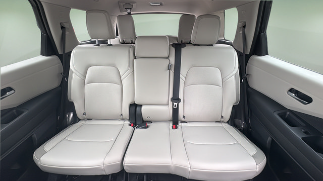 New 2026 Nissan Pathfinder SL AWD/4WD image 15