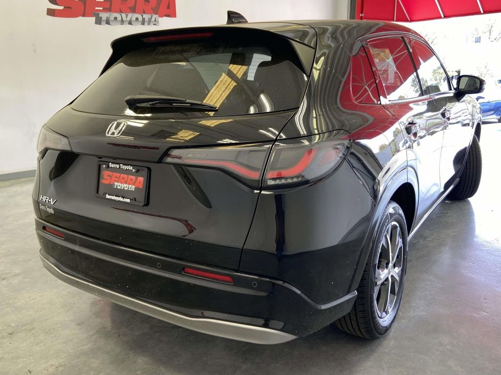 Used 2023 Honda HR-V EX-L image 3