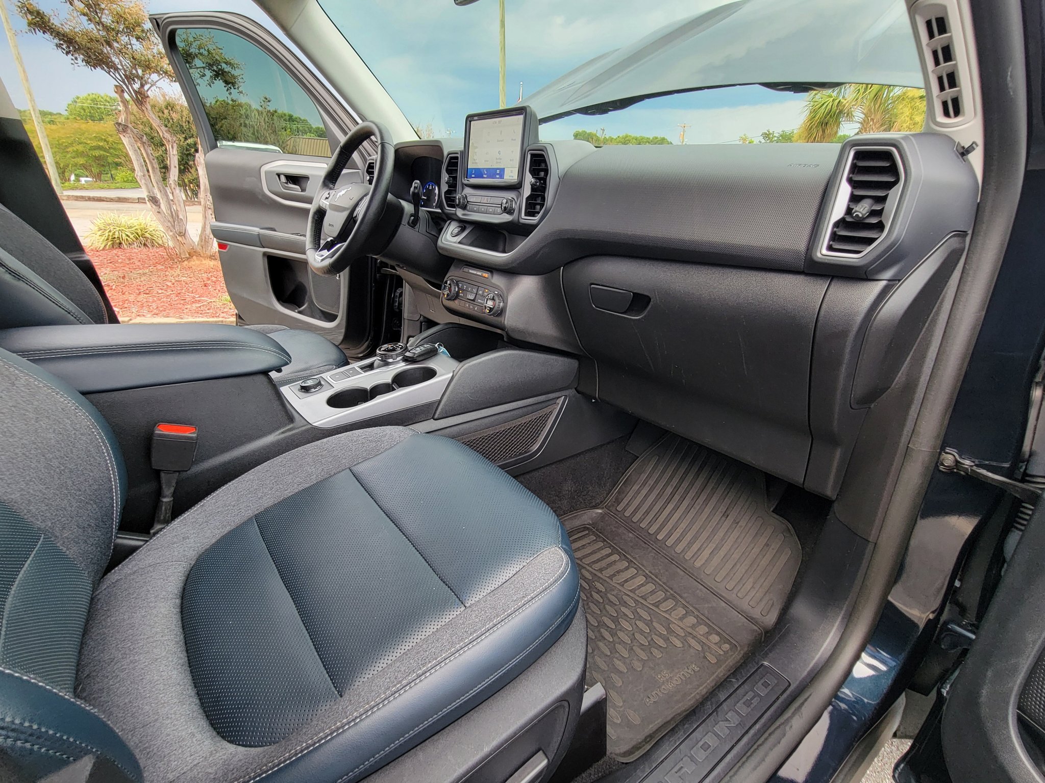 Used 2021 Ford Bronco Sport Outer Banks w/ Outer Banks Package (96D) image 45
