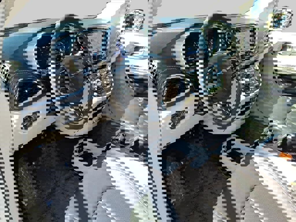 Used 2024 Chrysler Pacifica Select image 19