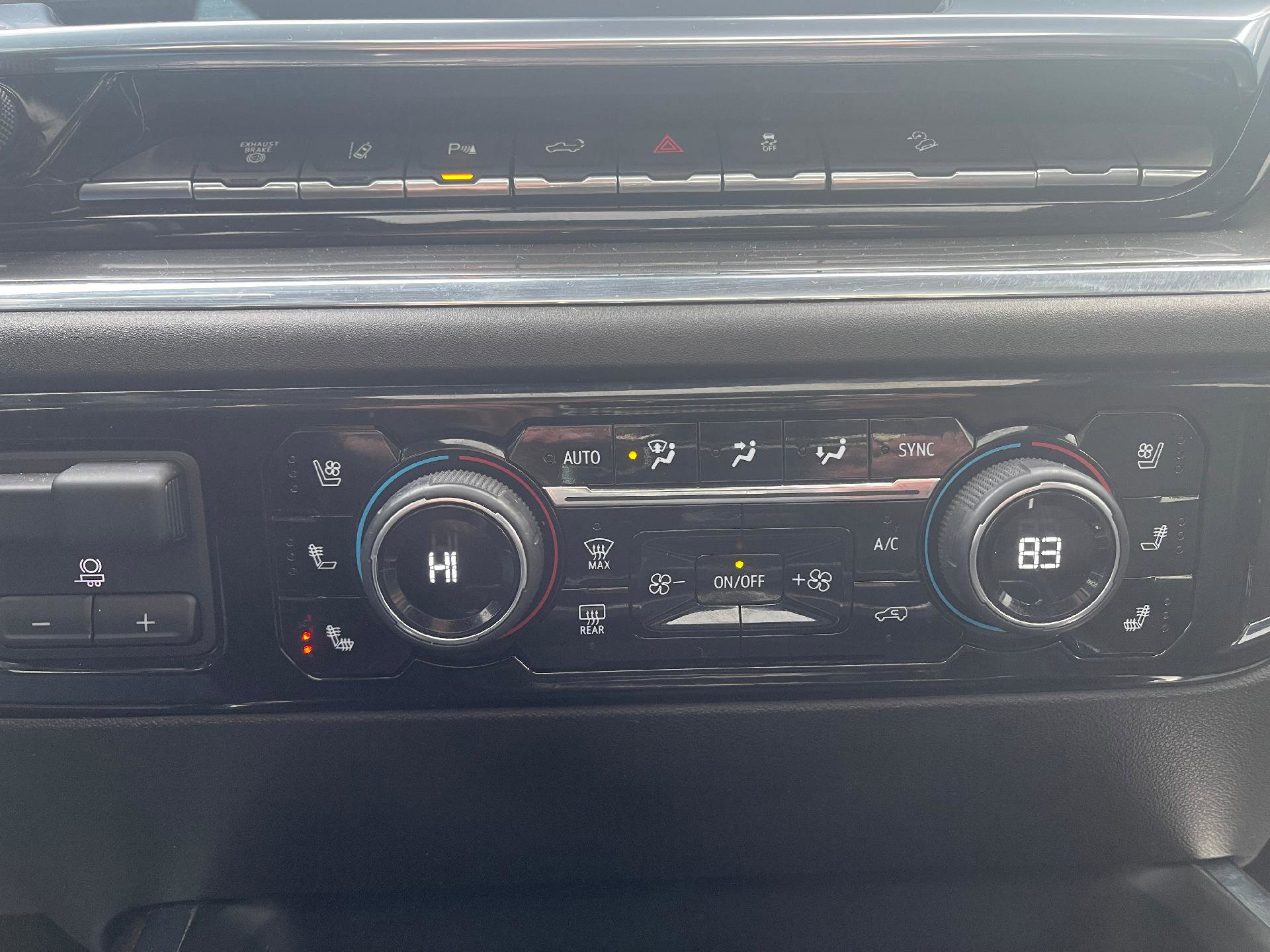 Used 2024 Chevrolet Silverado 2500 High Country w/ High Country Premium Package image 16