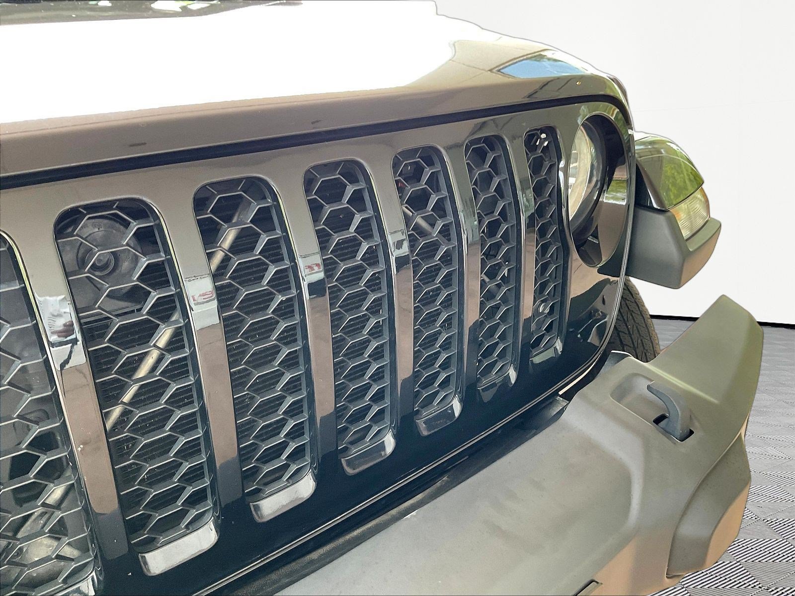 Used 2020 Jeep Gladiator Sport w/ Quick Order Package 24S AWD/4WD image 32