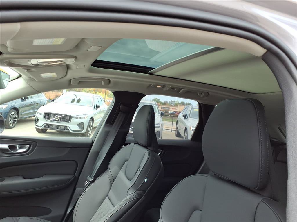 Certified 2026 Volvo XC60 B5 Plus w/ Climate Package AWD/4WD image 10