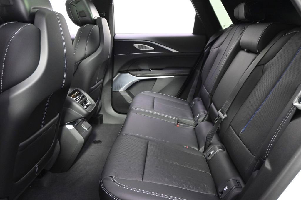 New 2026 Cadillac Lyriq Signature Sport w/ LPO, Floor Liner Package image 21