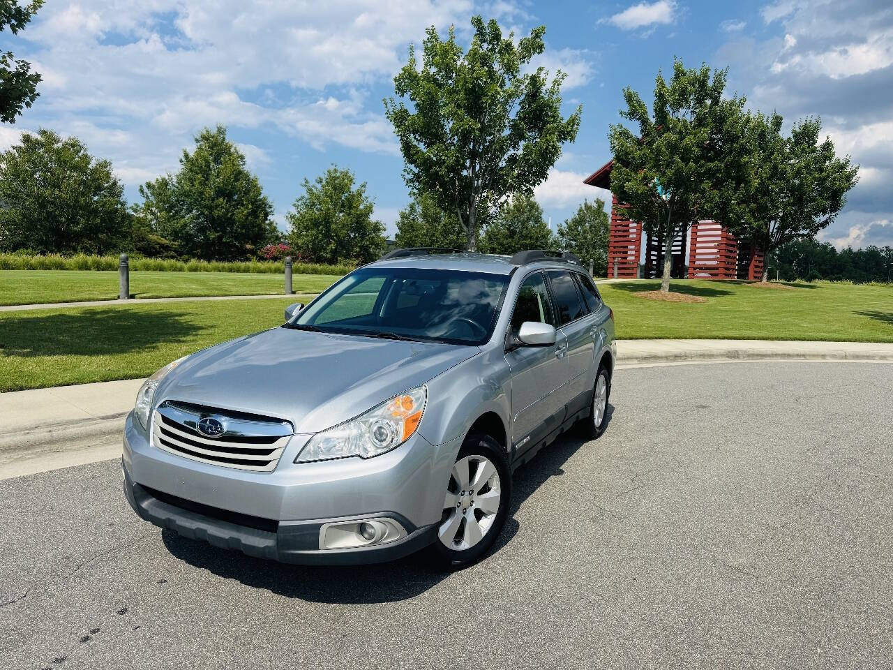 Used 2012 Subaru Outback 2.5i Premium AWD/4WD image 2