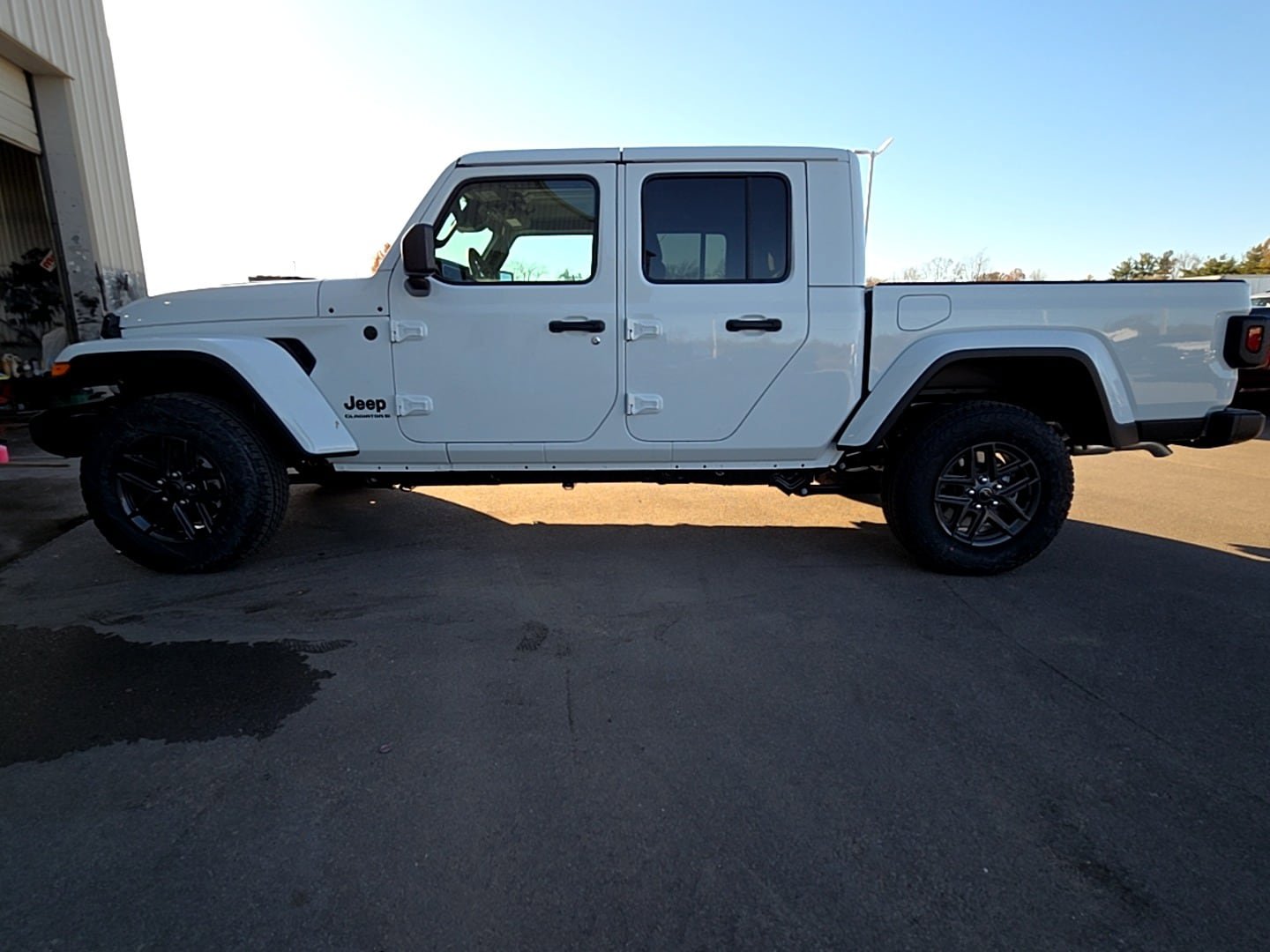 New 2026 Jeep Gladiator Sport AWD/4WD image 7