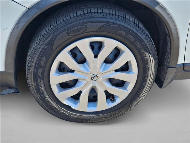 Used 2016 Nissan Rogue S FWD image 22