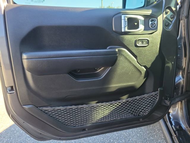 Used 2023 Jeep Gladiator Willys image 18