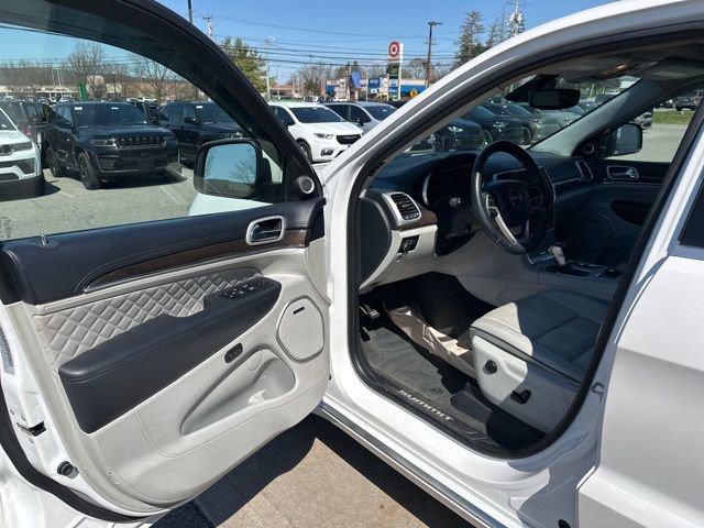 Used 2018 Jeep Grand Cherokee Summit AWD/4WD image 21