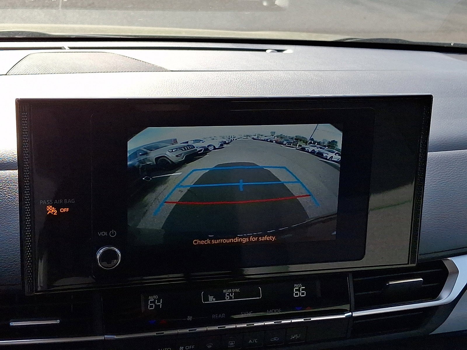 Used 2025 Toyota Sienna LE FWD image 18