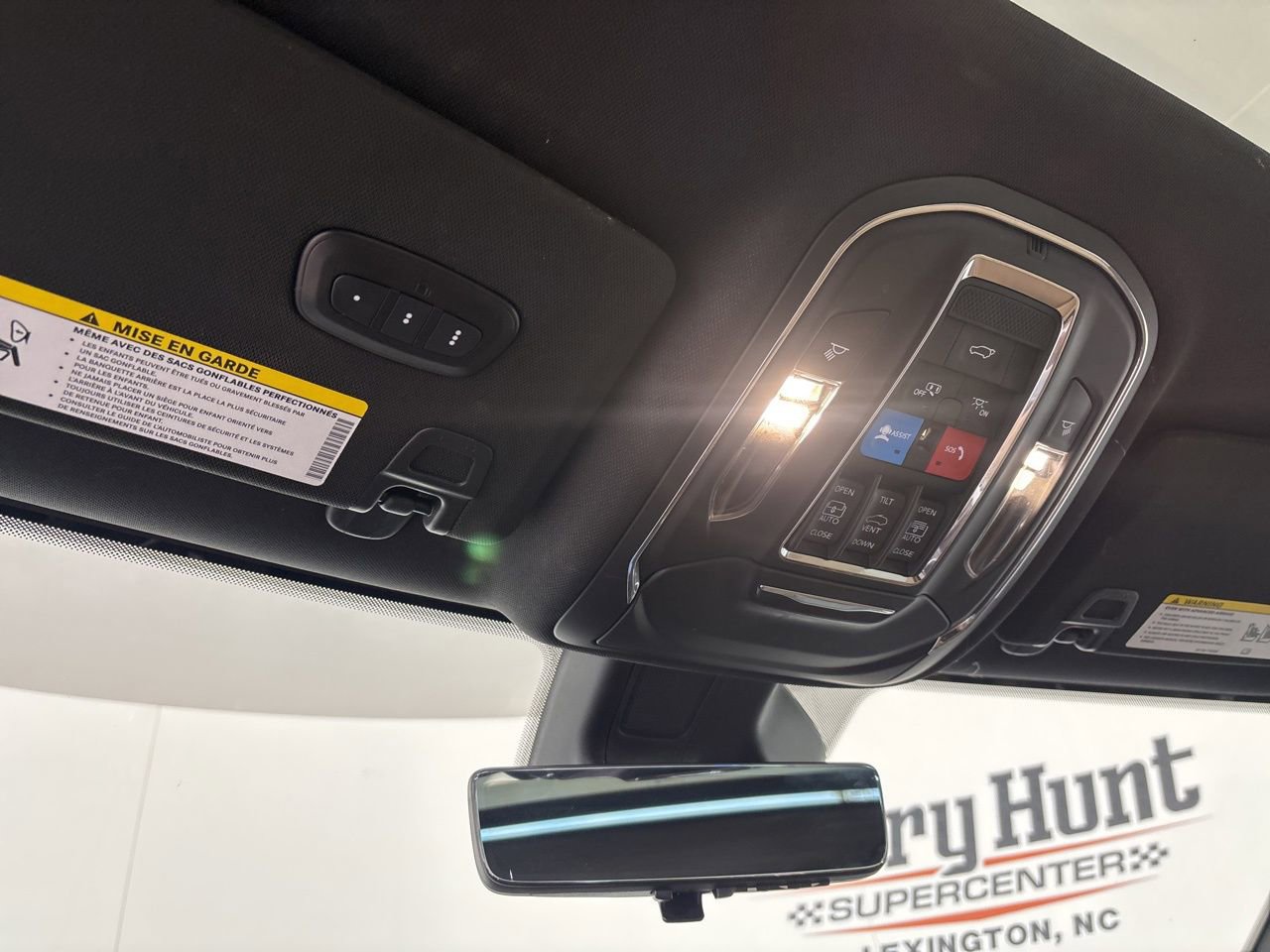 Used 2024 Jeep Grand Cherokee Limited w/ Luxury Tech Group II image 22