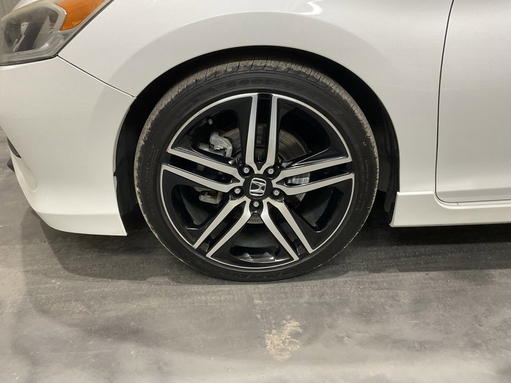 Used 2017 Honda Accord Sport image 6