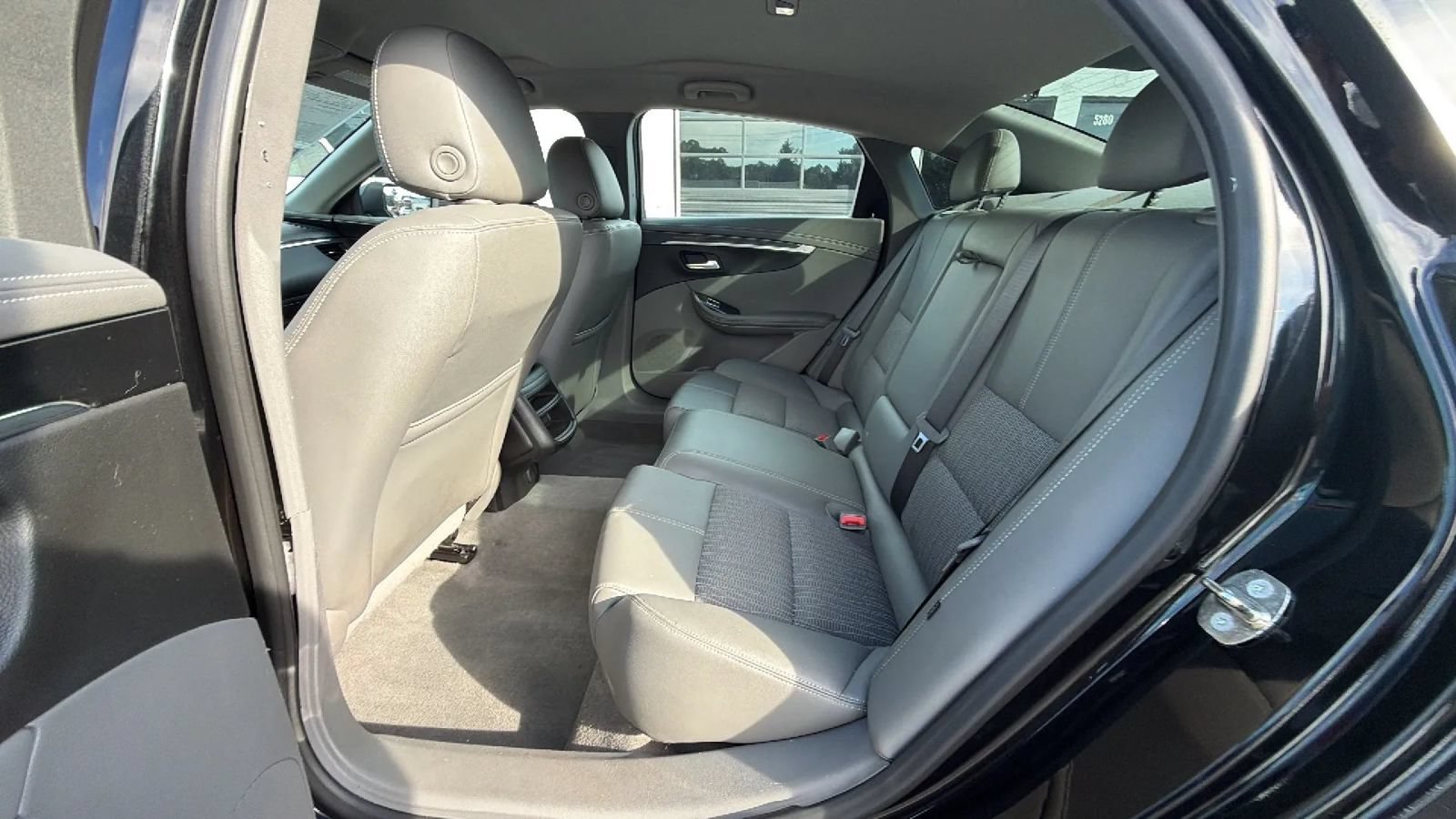 Used 2018 Chevrolet Impala LS FWD image 34