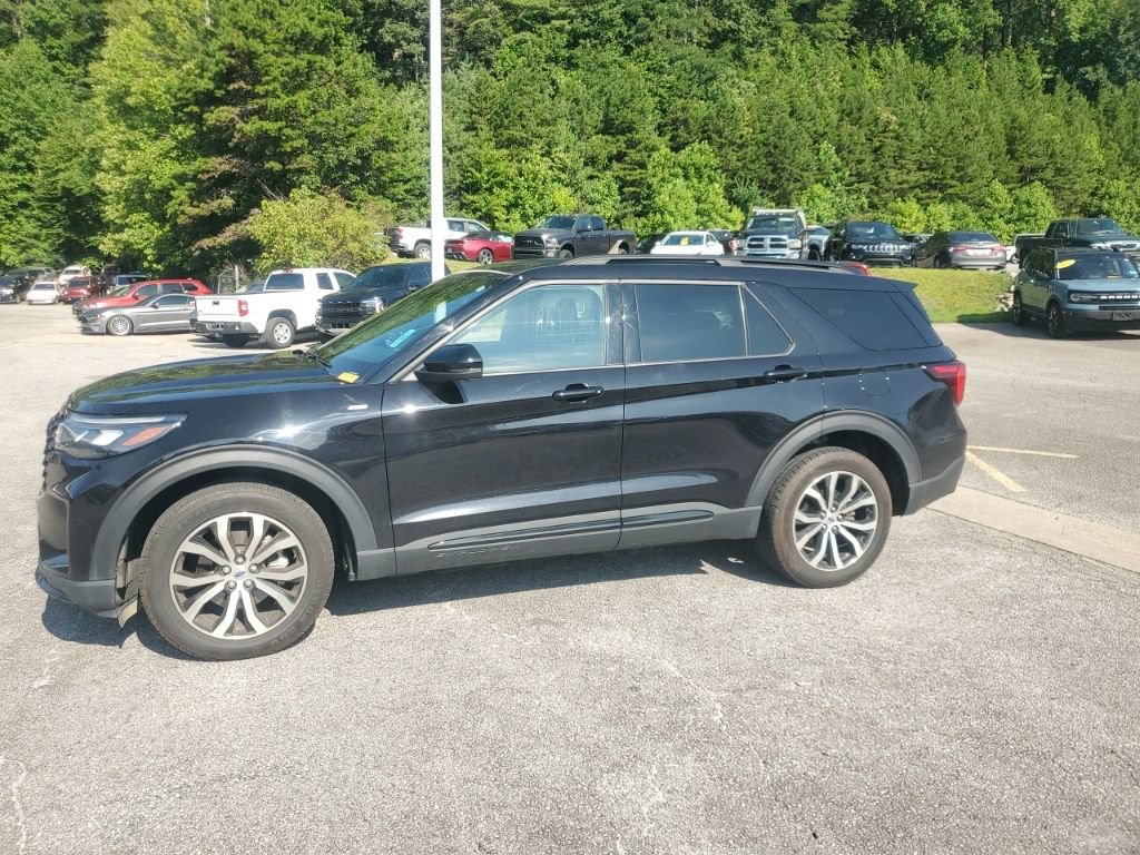 Used 2025 Ford Explorer ST-Line