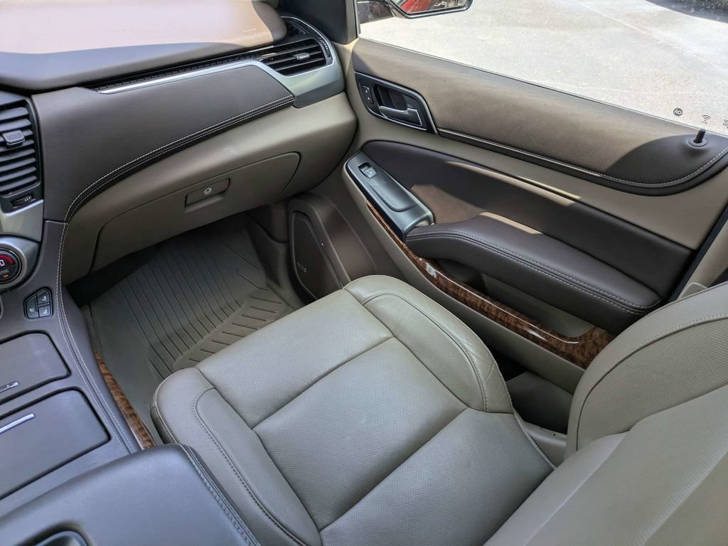Used 2020 Chevrolet Tahoe Premier AWD/4WD image 18