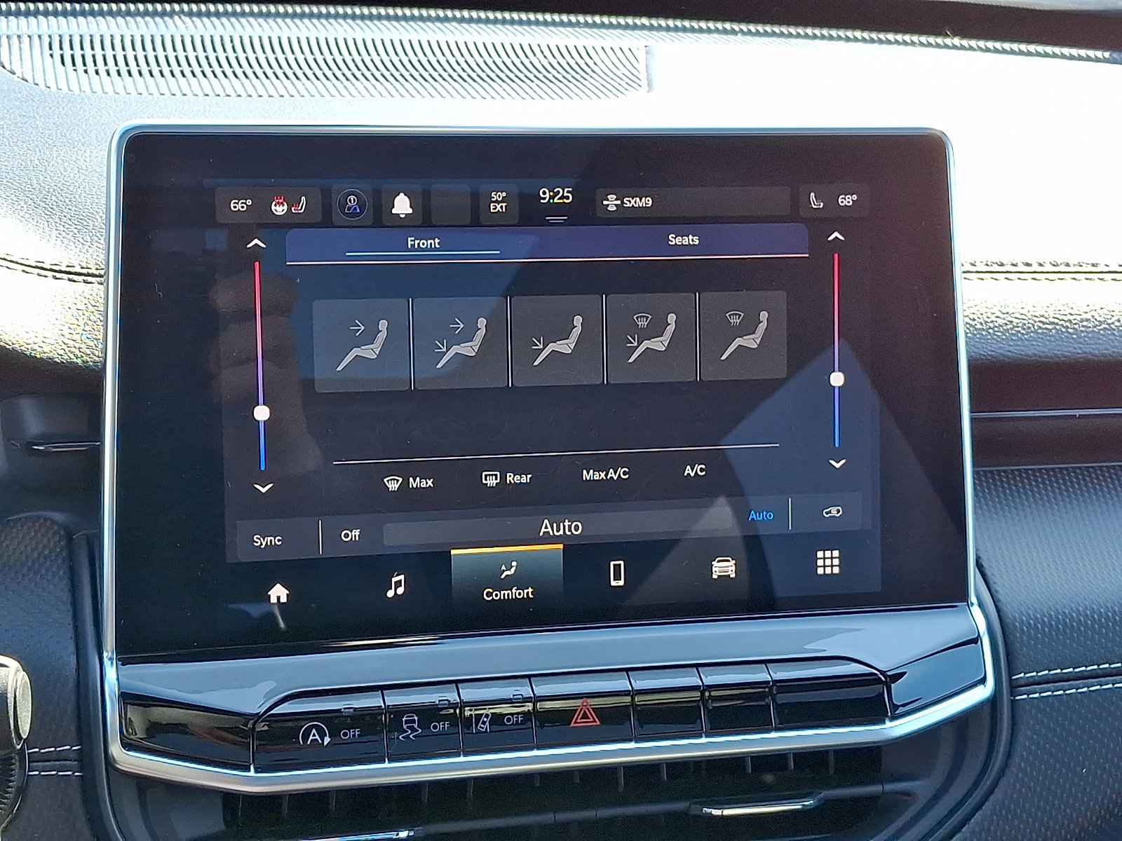 Used 2023 Jeep Compass Latitude w/ Sun and Sound Group image 18