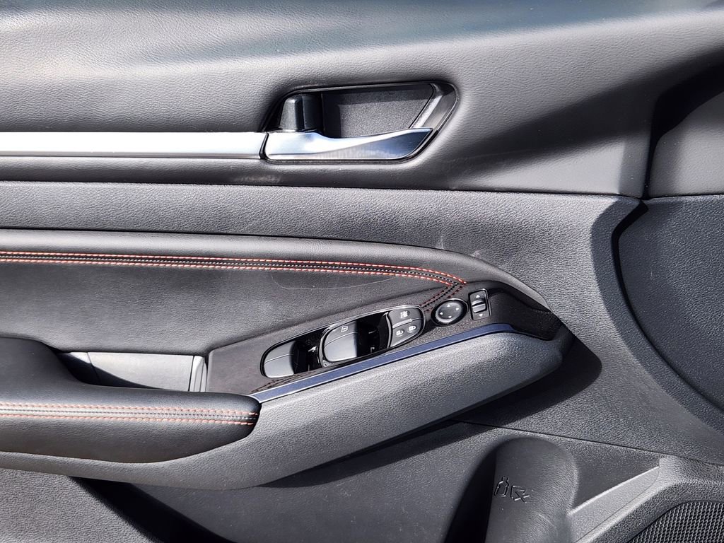 Used 2023 Nissan Altima 2.5 SR image 6