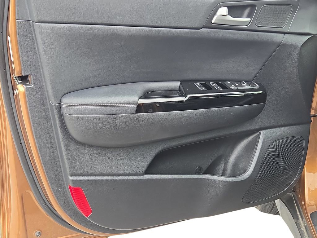 Used 2020 Kia Sportage EX image 16