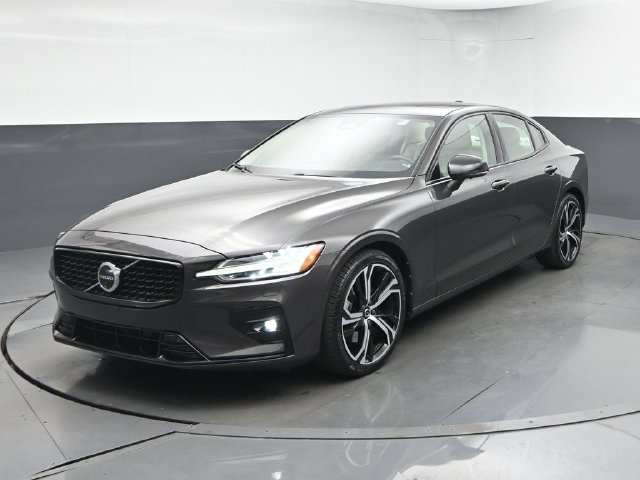 Used 2024 Volvo S60 B5 Plus w/ Climate Package AWD/4WD image 3