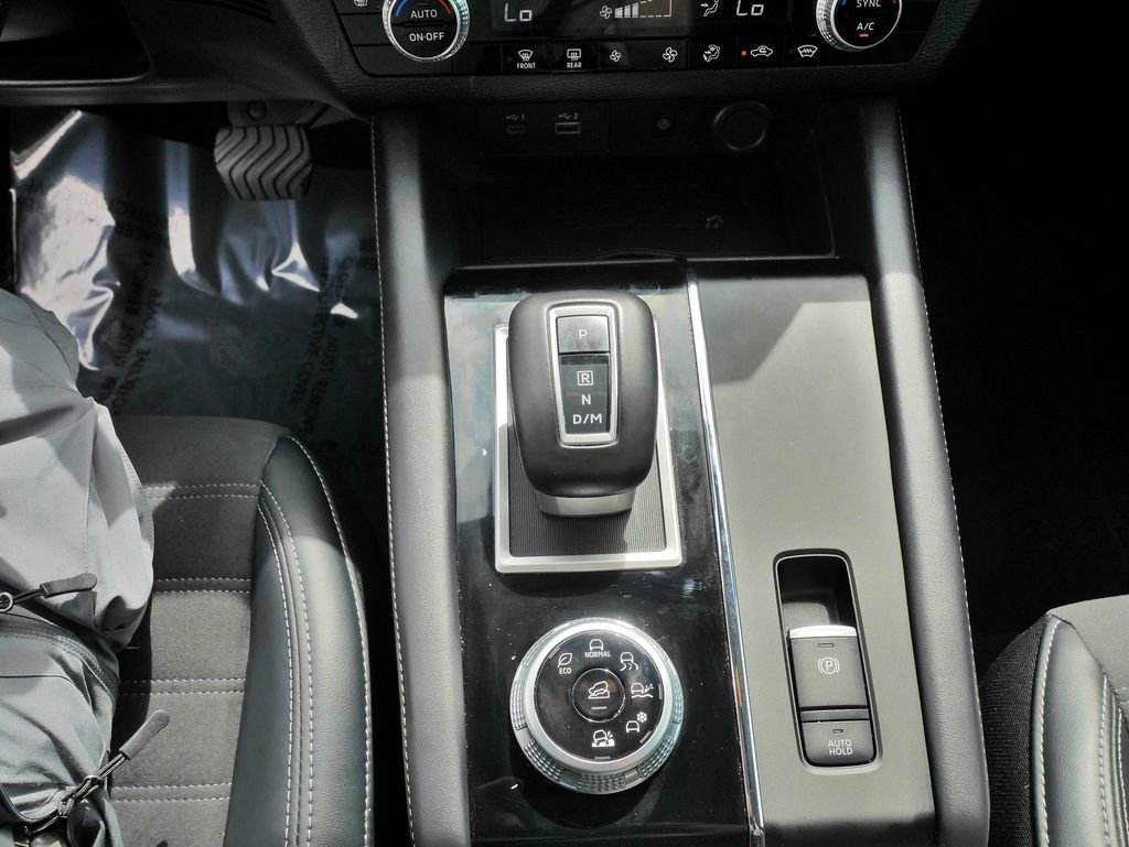 Used 2024 Mitsubishi Outlander SE Black Edition AWD/4WD image 27