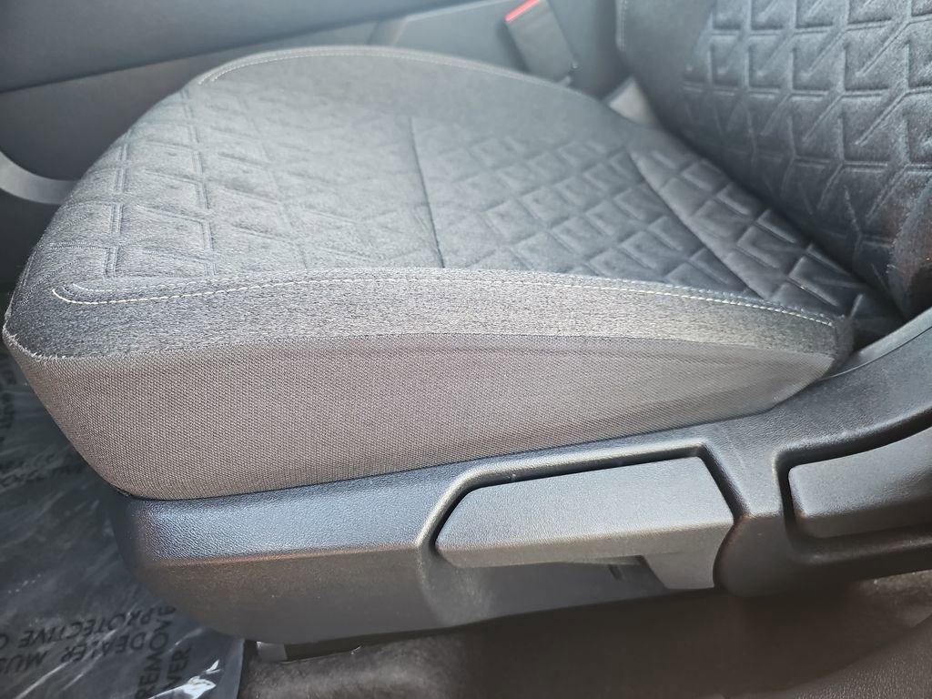 Used 2025 Nissan Kicks SV image 28