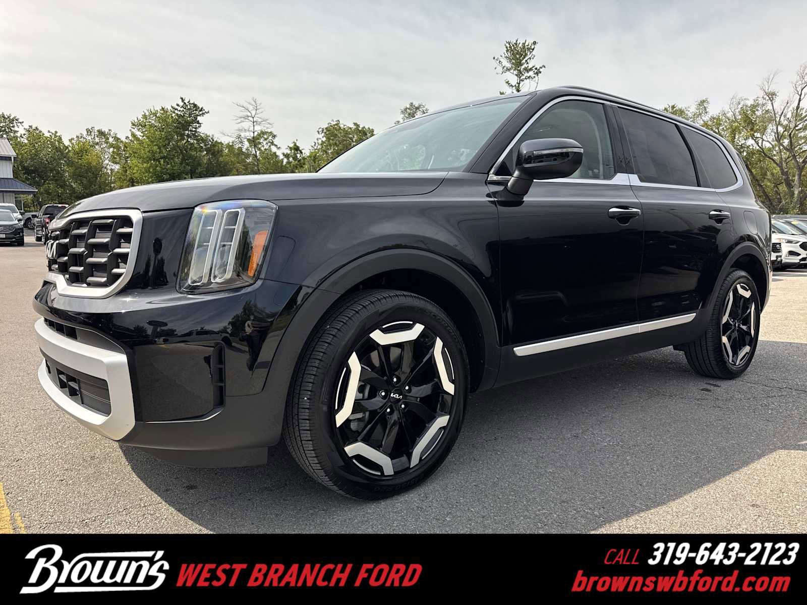 Used 2024 Kia Telluride S w/ S Sunroof Package