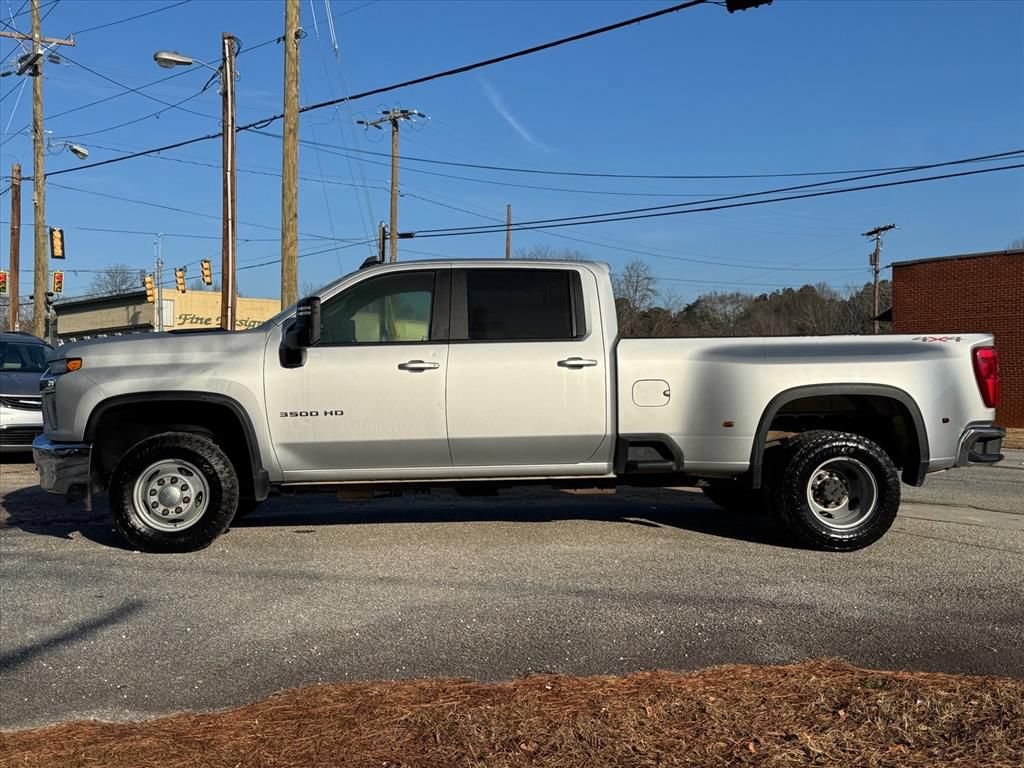 Used 2022 Chevrolet Silverado 3500 LT AWD/4WD image 6