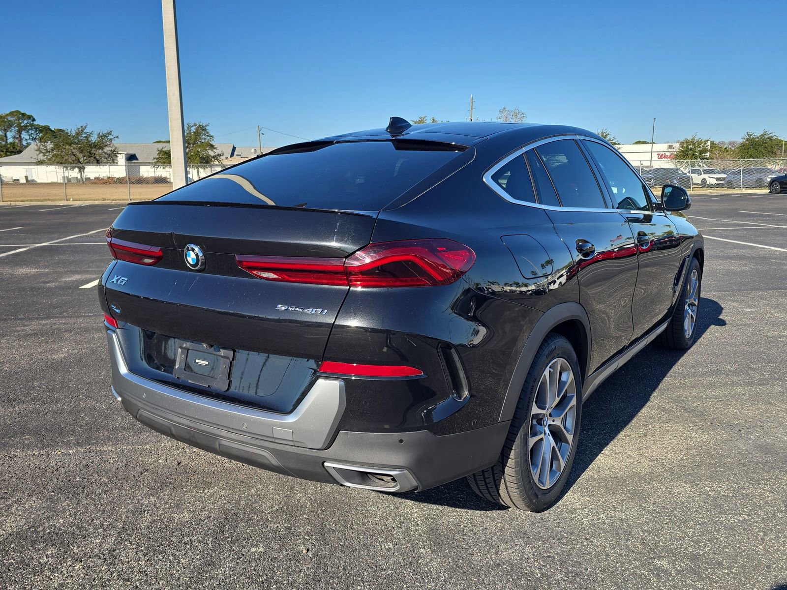 Used 2021 BMW X6 sDrive40i w/ Premium Package image 4