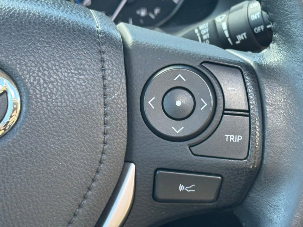 Used 2016 Toyota RAV4 Limited image 26