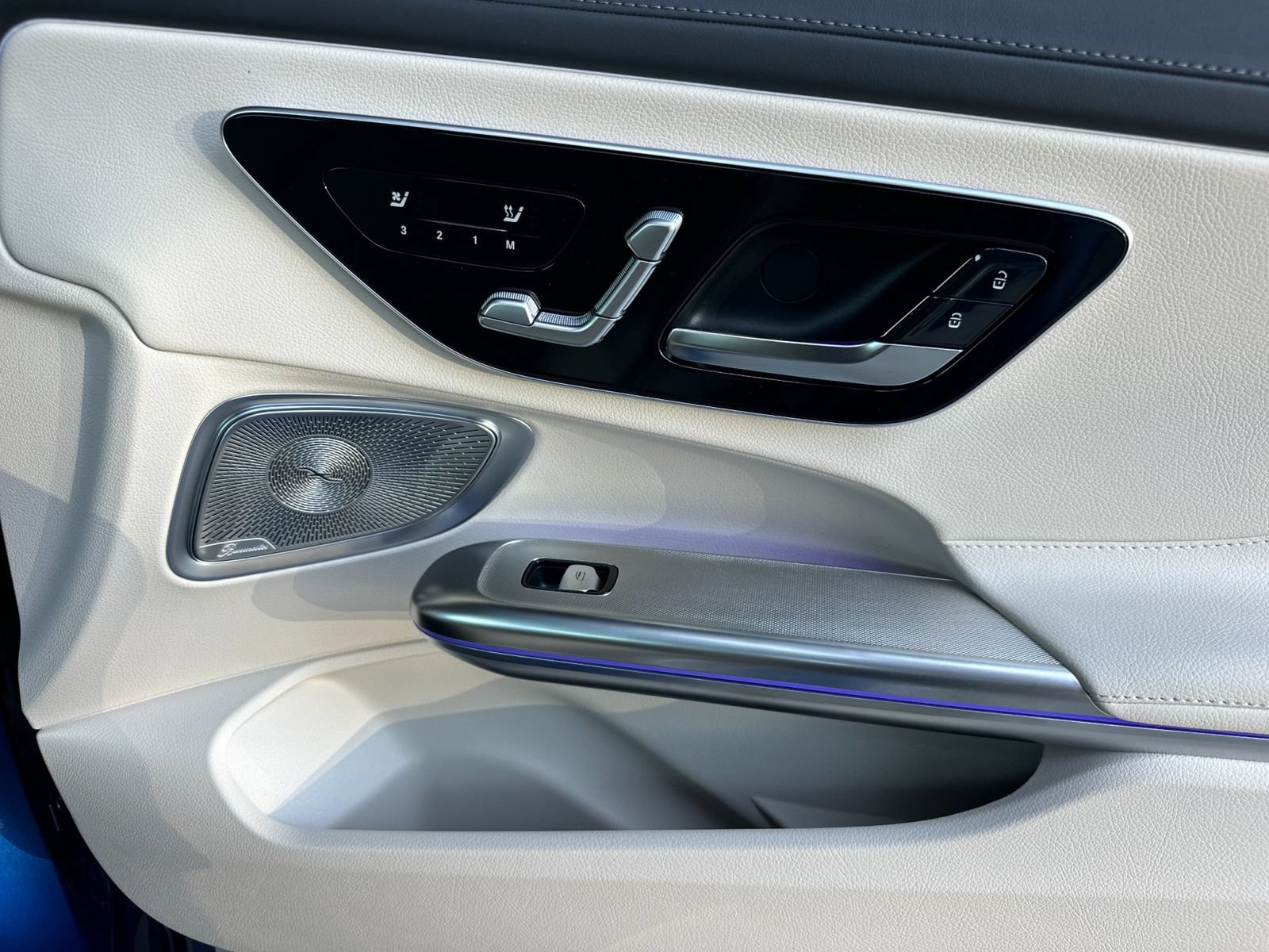 New 2027 Mercedes-Benz CLE 300 4MATIC Coupe image 17