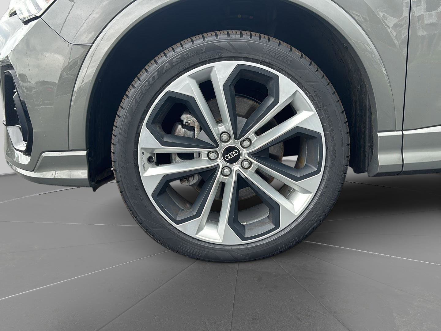 Used 2022 Audi Q3 2.0T Premium Plus w/ Premium Plus Package AWD/4WD image 9