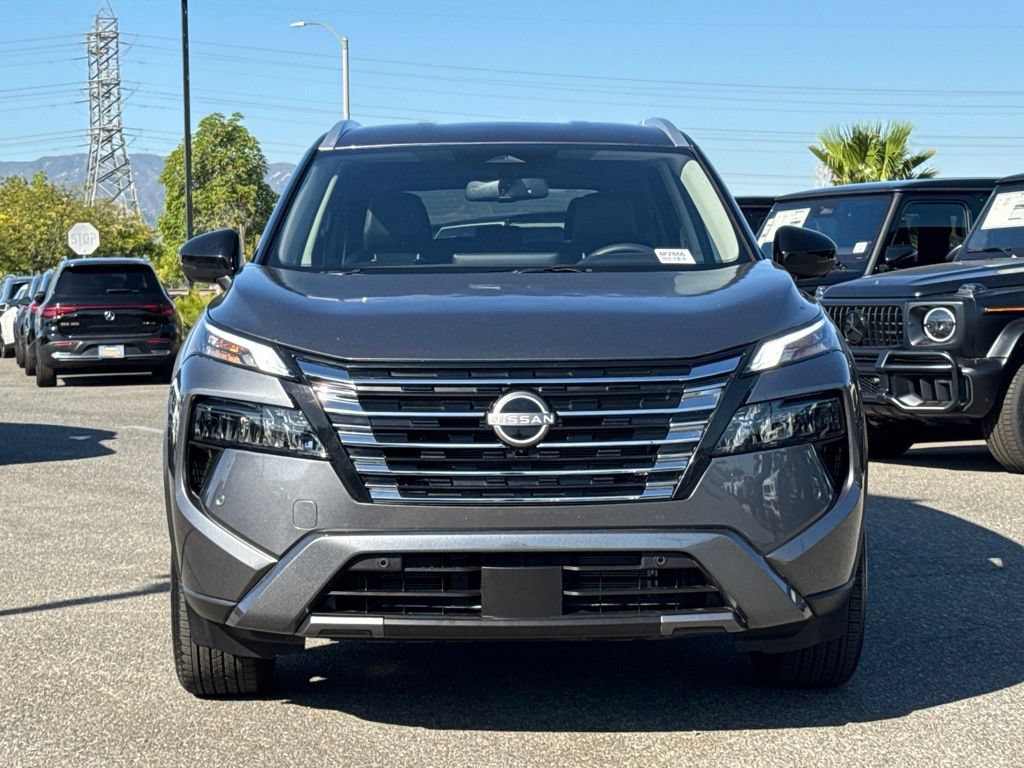 Used 2026 Nissan Rogue SL FWD image 3