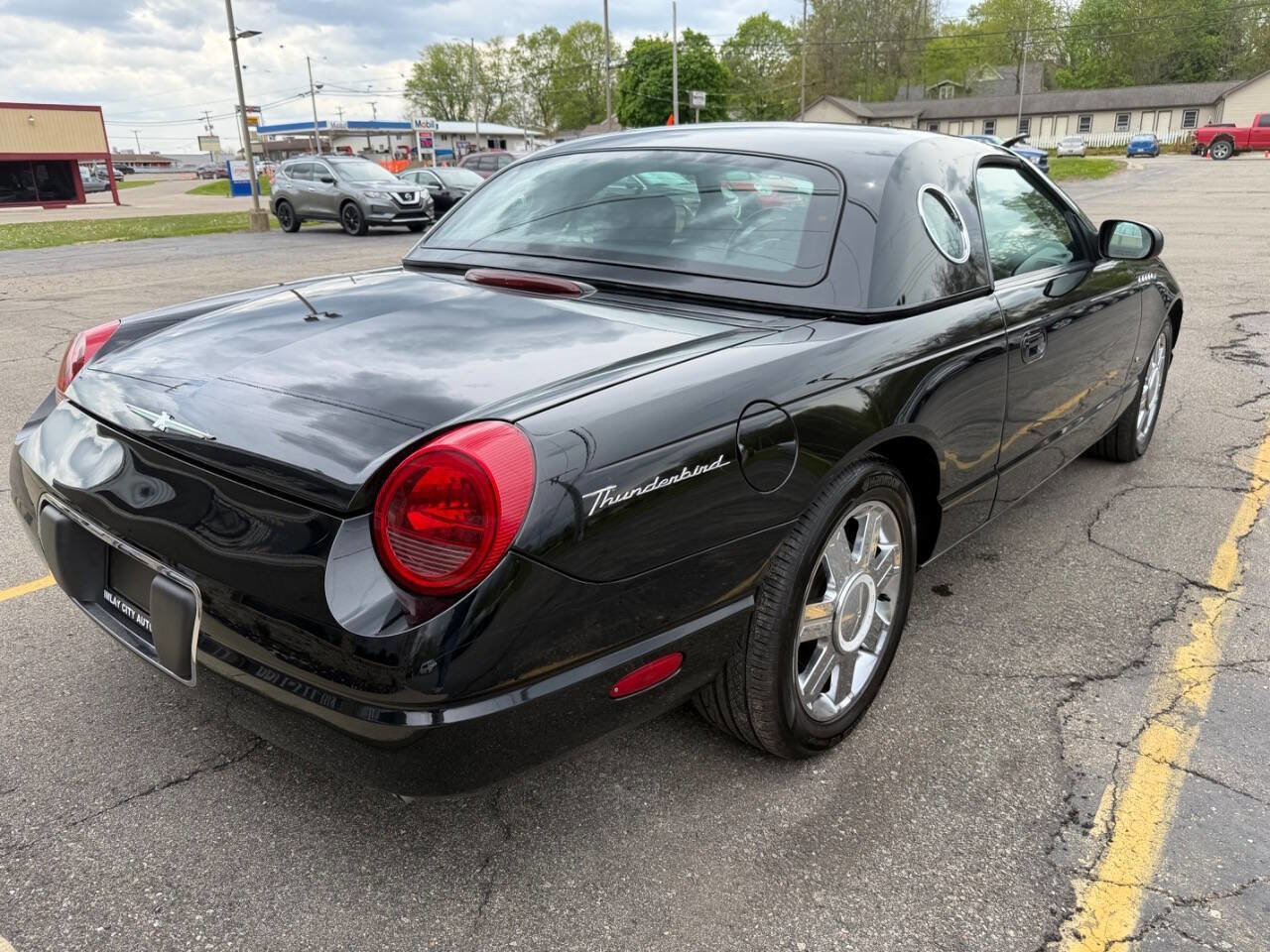 Used 2004 Ford Thunderbird RWD image 3