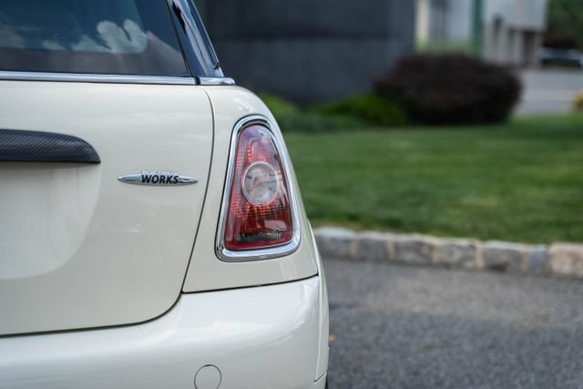 Used 2009 MINI Cooper John Cooper Works FWD image 13