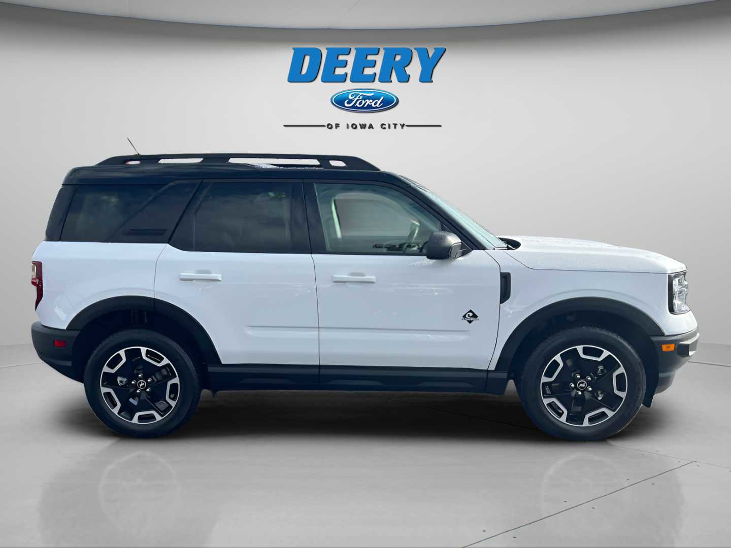 Used 2024 Ford Bronco Sport Outer Banks w/ Tech Package image 2