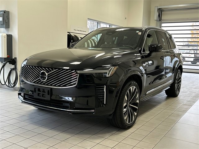 Certified 2025 Volvo XC90 B6 Plus image 5