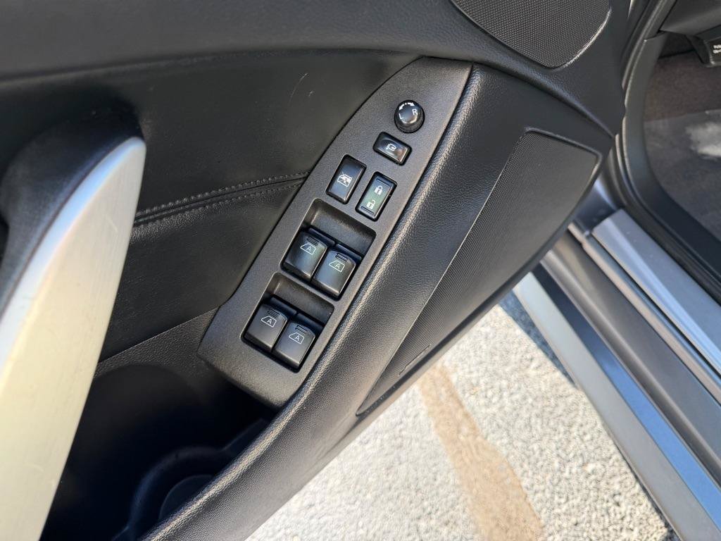 Used 2014 INFINITI Q60 Convertible w/ Premium Package RWD image 19