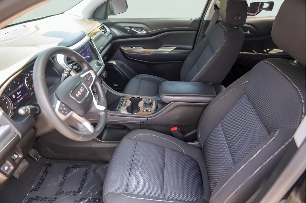 Used 2023 GMC Acadia SLE w/ Driver Convenience Package FWD image 12