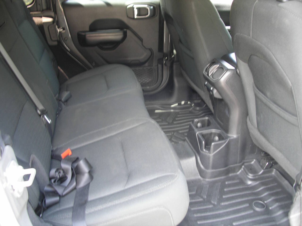 Used 2021 Jeep Wrangler Unlimited Sport AWD/4WD image 7