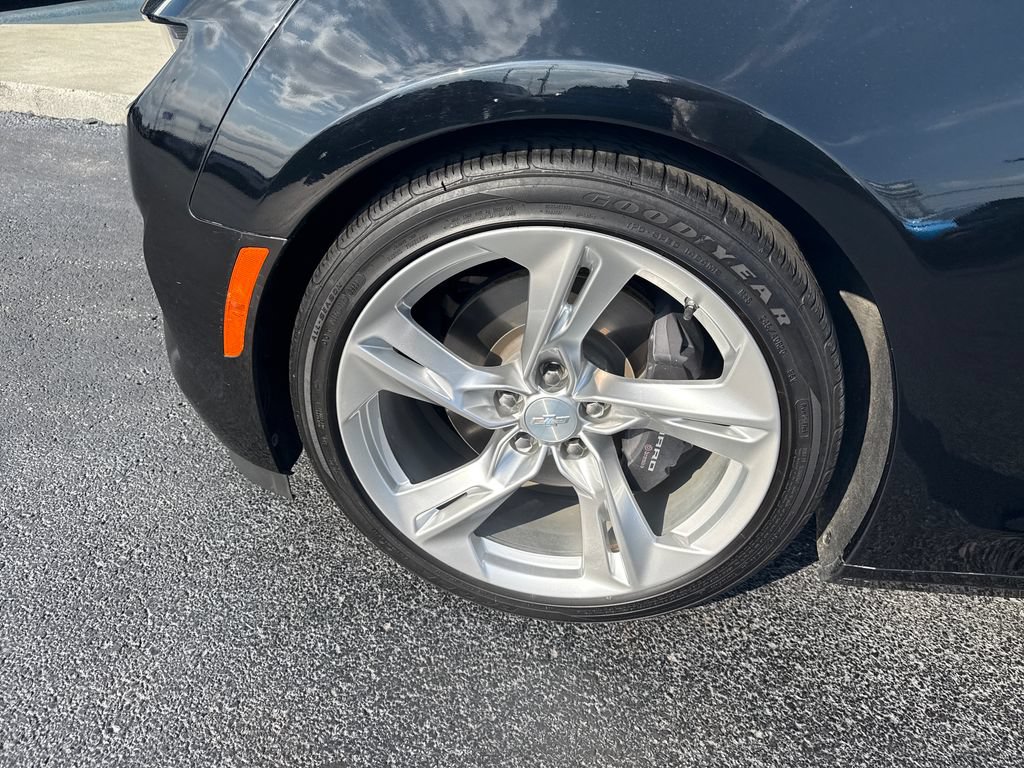 Used 2021 Chevrolet Camaro LT RWD image 28