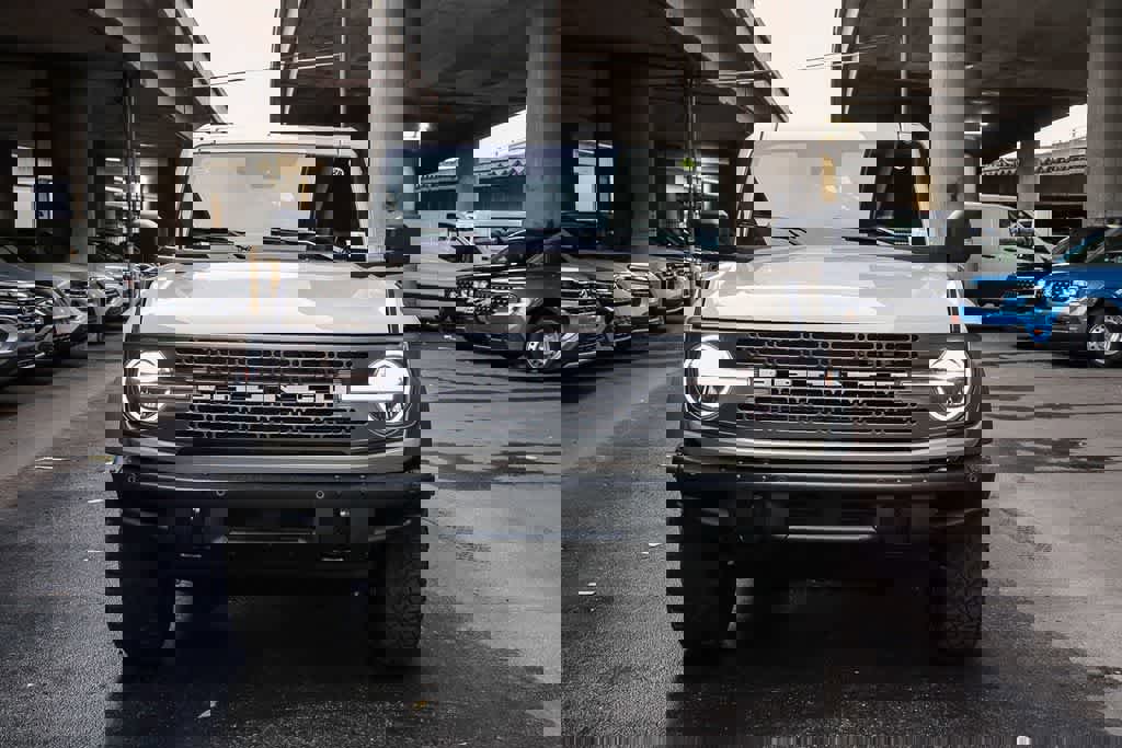 New 2025 Ford Bronco Badlands image 2