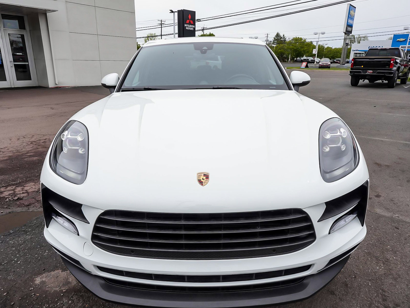 Used 2021 Porsche Macan S AWD/4WD image 2